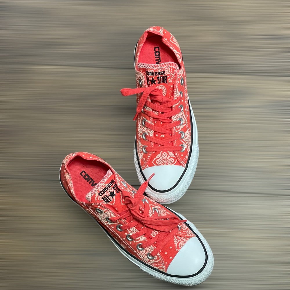 CONVERSE CTAS Low Top  Sneakers • Size 7 • Women - Picture 3 of 10